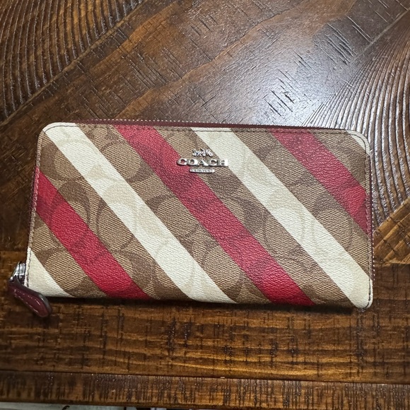 Coach Handbags - Coach Wallet!